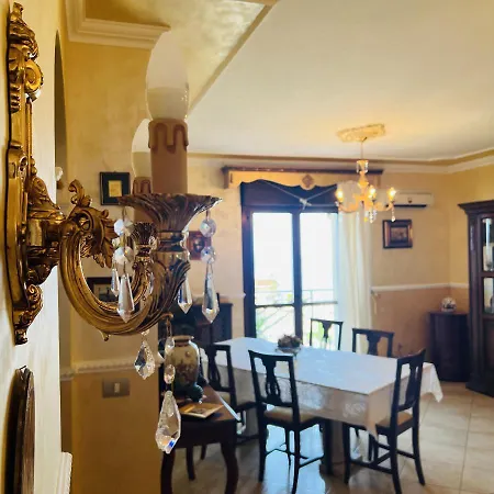 Апартаменты The Old Fashioned House