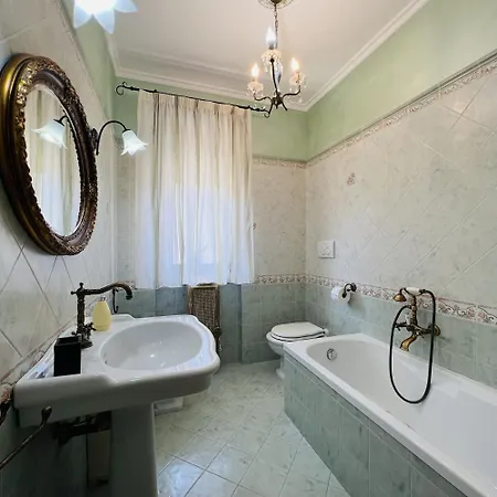Апартаменты The Old Fashioned House *